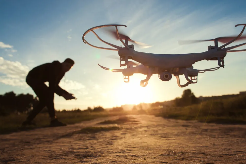 Denis Kah Zion : le drone qui filmait son domicile venait de « l’immeuble d’un ponte du RHDP »,  le pilote a été arrêté
