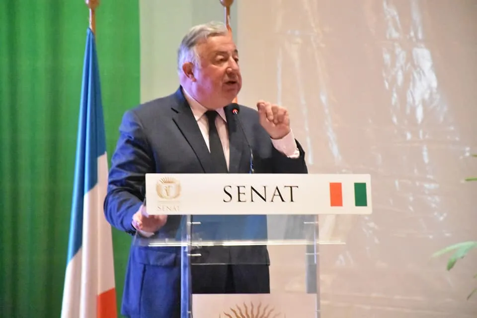 « Larcher en Côte d’Ivoire est une caution de la France aux violations des droits de l’opposition par Abidjan »