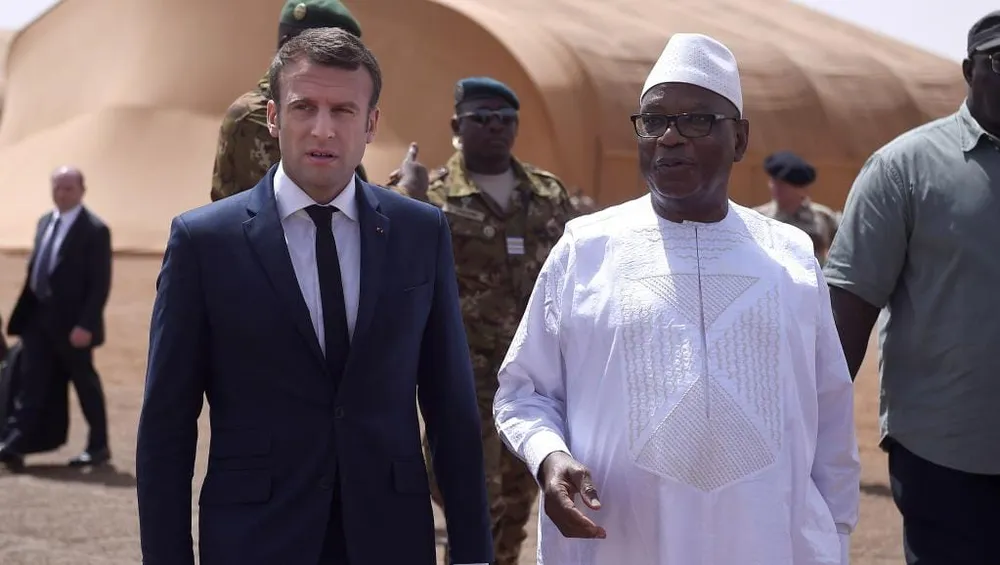 La France prépare une intervention au Mali ?: « Paris exhorte les militaires à regagner sans délai leurs casernes »