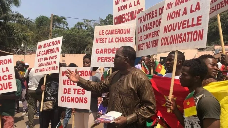 Manifestations contre Macron à Yaoundé : « le Cameroun est capable de résoudre ses problèmes en tant que pays indépendant »