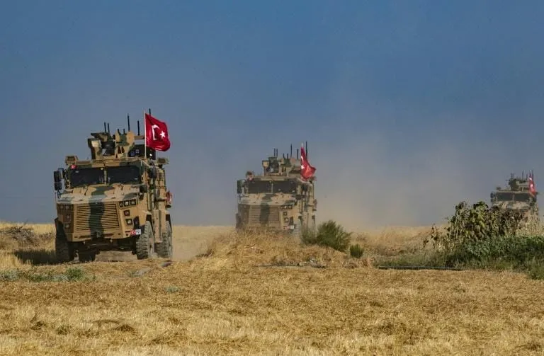 2.700 véhicules militaires turcs en Syrie
