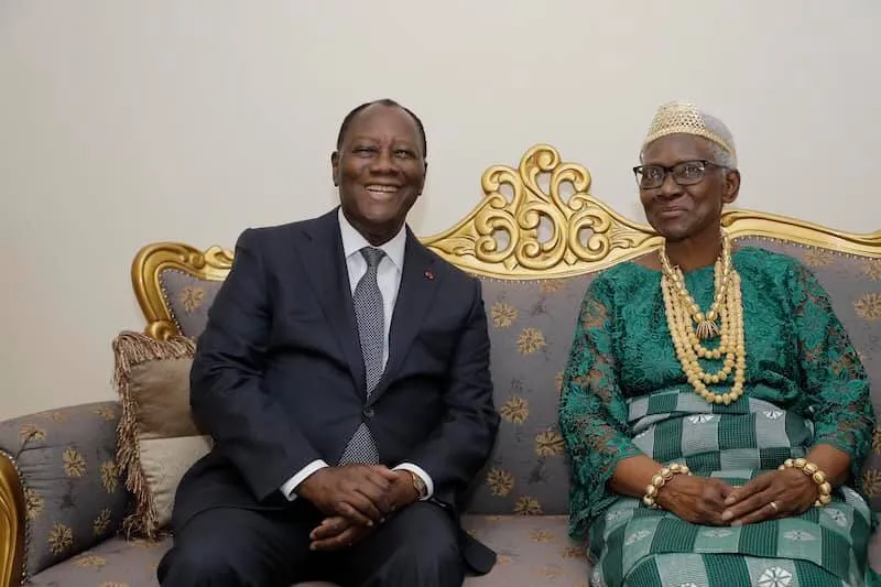 Ouattara chez Nanan Akoua Boni II, Reine des Baoulés à Sakassou