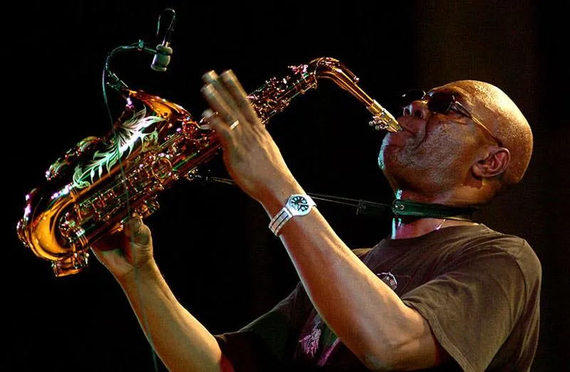 Manu Dibango contaminé par le Covid-19 (coronavirus)