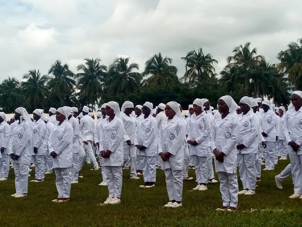 Traditionnelle cérémonie de port de blouse de l'institut National de Formation des Agents de Santé (INFAS)