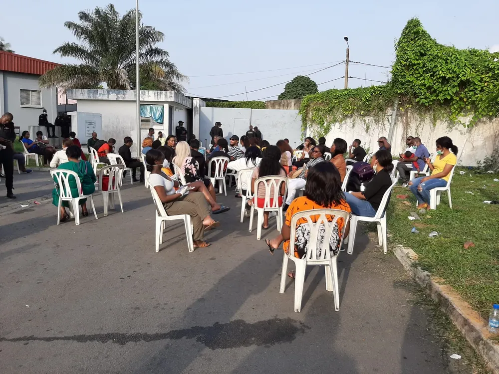 Coronavirus en Côte d’Ivoire : les confinés de l’INJS manifestent pour rentrer chez eux