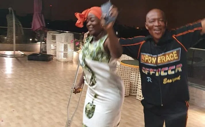 La Cour de justice africaine suspend le mandat contre Soro – Mamadou Traoré en fête, en images : « on a gagné ! »