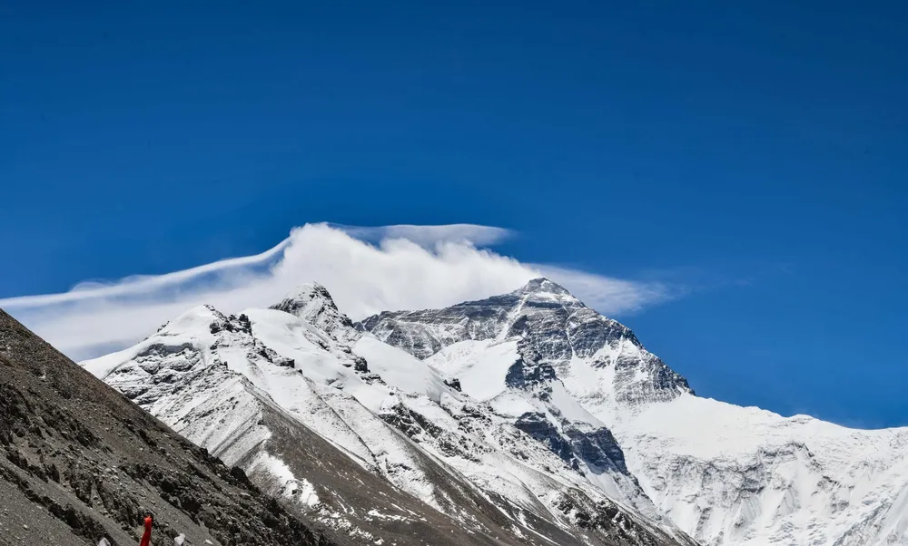 Une équipe chinoise de huit alpinistes tente d’atteindre le sommet du mont Qomolangma mercredi – Actualités 26/05/2020