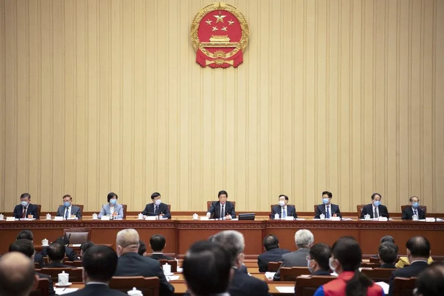 (Deux Sessions) Deuxième réunion du présidium de la session annuelle de l’organe législatif national de la Chine – Actualités 26/05/2020