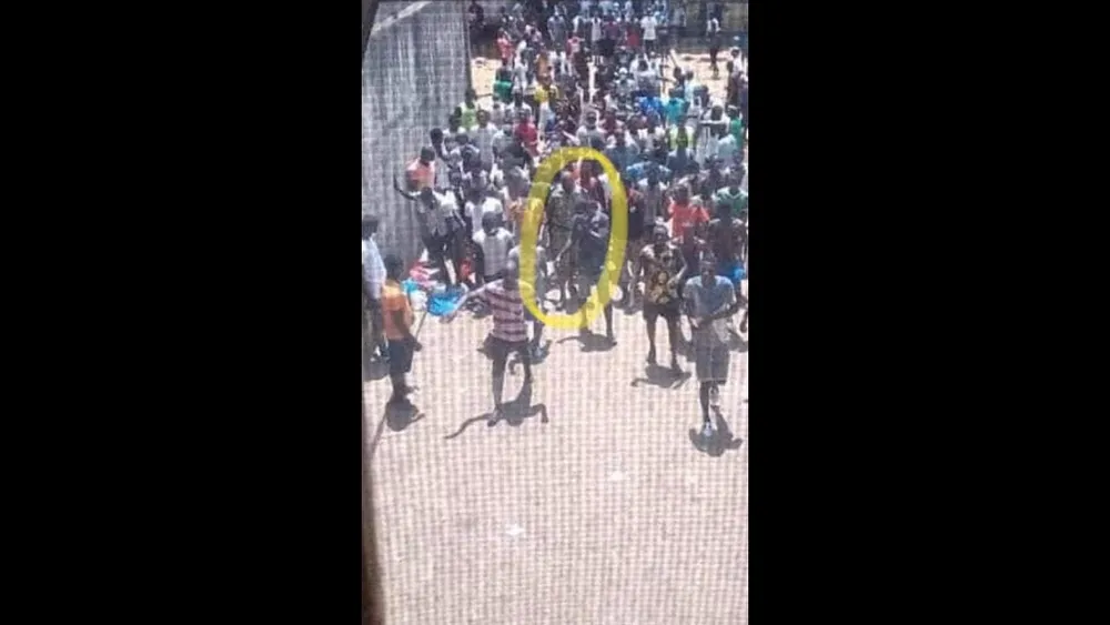 MACA émeute : voici la vidéo de la révolte des prisonniers contre Kassoum Coulibaly alias « La Machine »