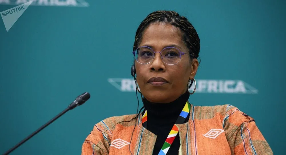 Nathalie Yamb en colère : « les Ouattara, Sall… vous ont ratés »