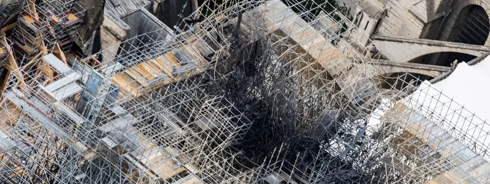 France : début du démontage de l’échafaudage endommagé par l’incendie à Notre-Dame