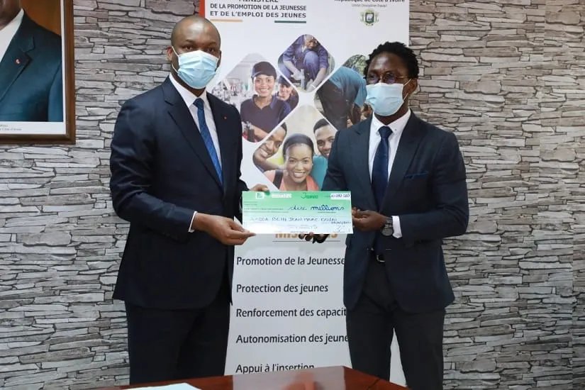 Covid-19 : Plus de 42 millions FCFA à six jeunes entrepreneurs pour la production de kits sanitaires – Actualité ivoirienne 05/06/2020
