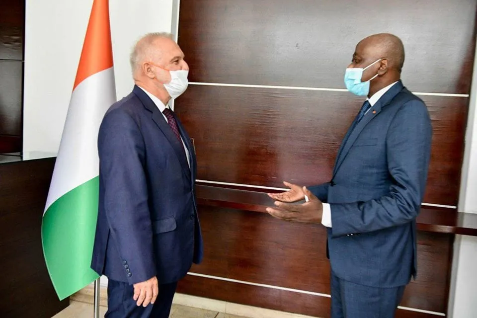 Amadou Gon reprend le travail et reçoit l’ambassadeur de la France