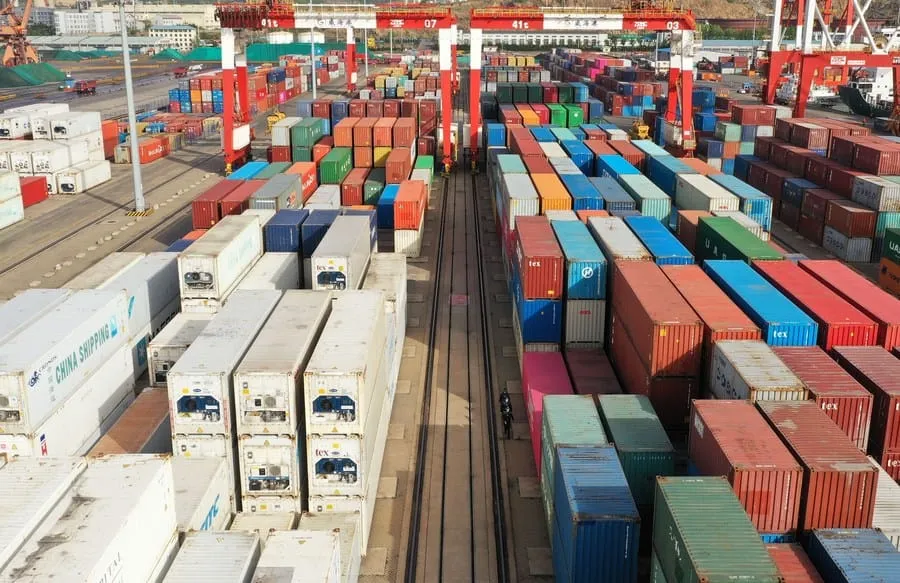 Chine : l’excédent du commerce des biens et des services dépasse 420 milliards de yuans – Actualités 04/07/2020
