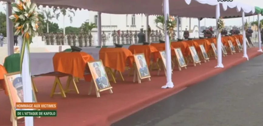 En direct la cérémonie d’hommage de la Nation aux soldats tombés à Kafolo en présence de Ouattara