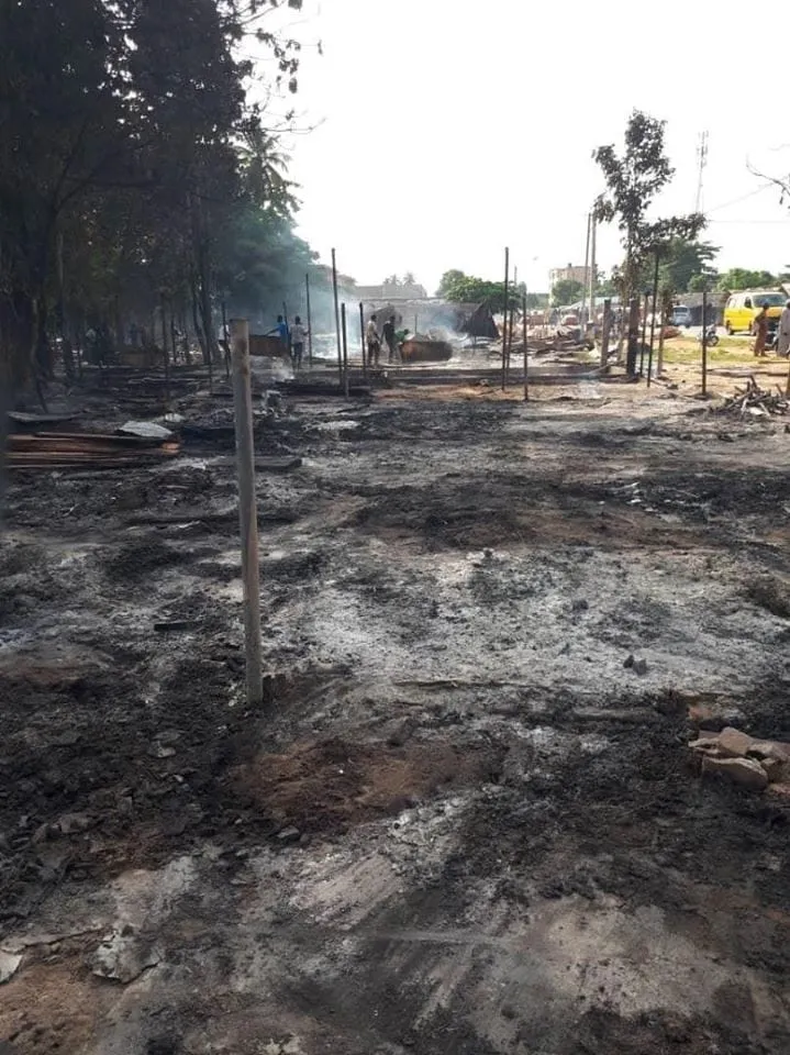 Incendie à Grand-Bassam : le marché artisanal  parti en fumée