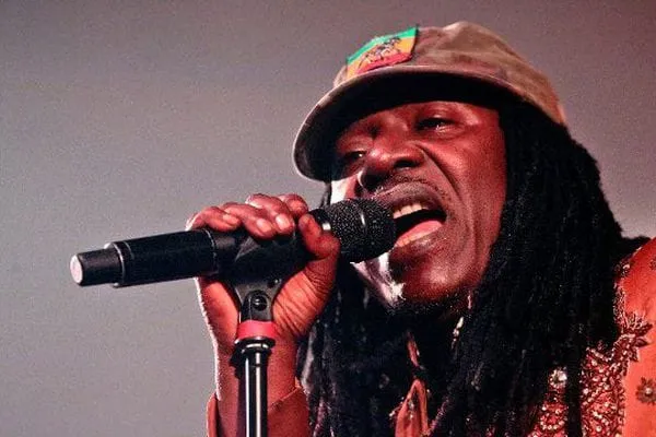 3è mandat de Ouattara en 2020: Alpha Blondy accuse Bédié « Si le pays sombre, ça sera vous le responsable »