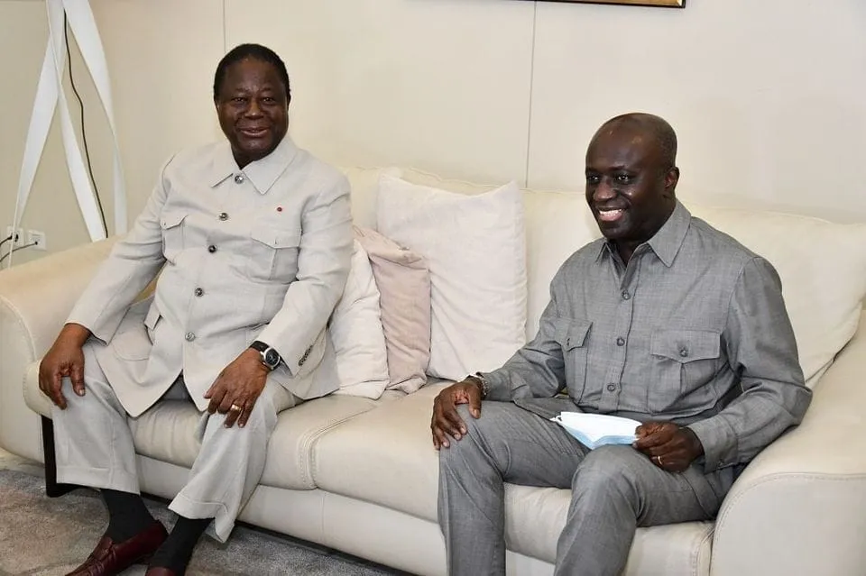 Amon-Tanoh lâche Bédié et Affi : un pro-Gbagbo réagit, « le coq n’a même encore chanté que Simon Pierre renia le Christ »