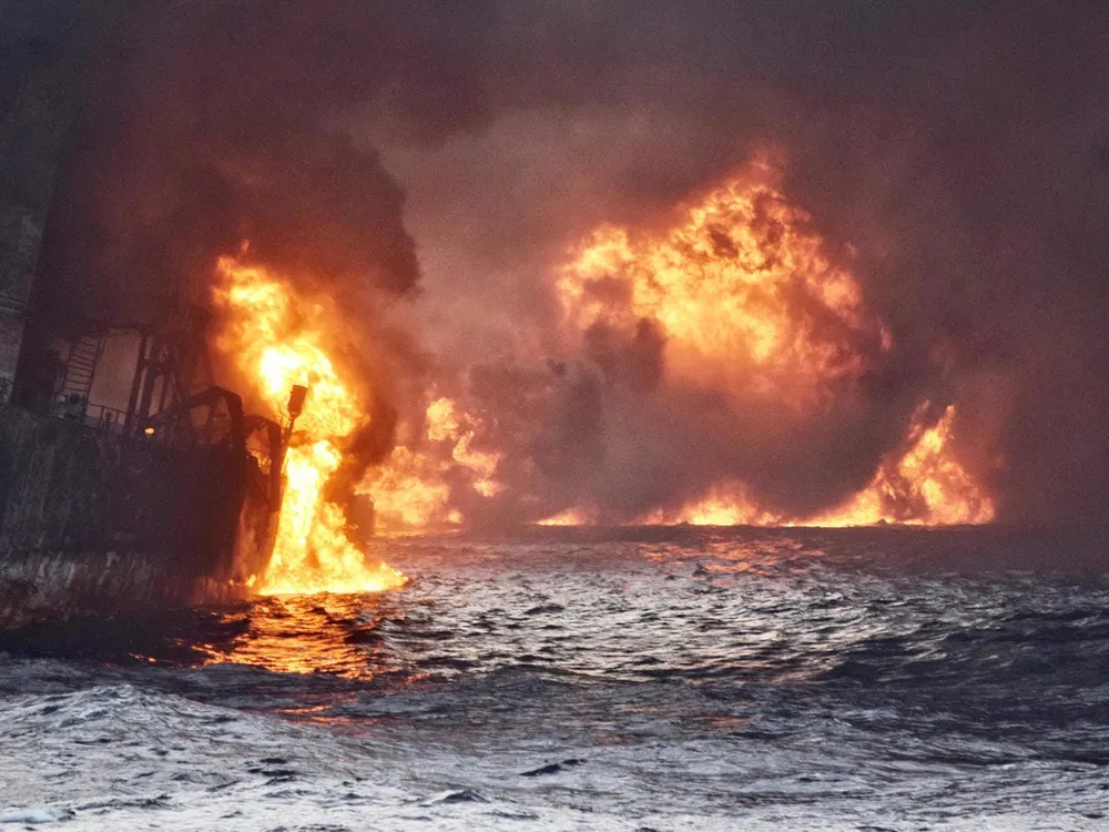 Chine : une collision entre un pétrolier et un cargo fait 8 morts