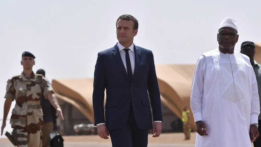 Et si la France avait lâché IBK ? : « Paris se tient aux côtés du peuple malien », la déclaration de Jean-Yves Le Drian