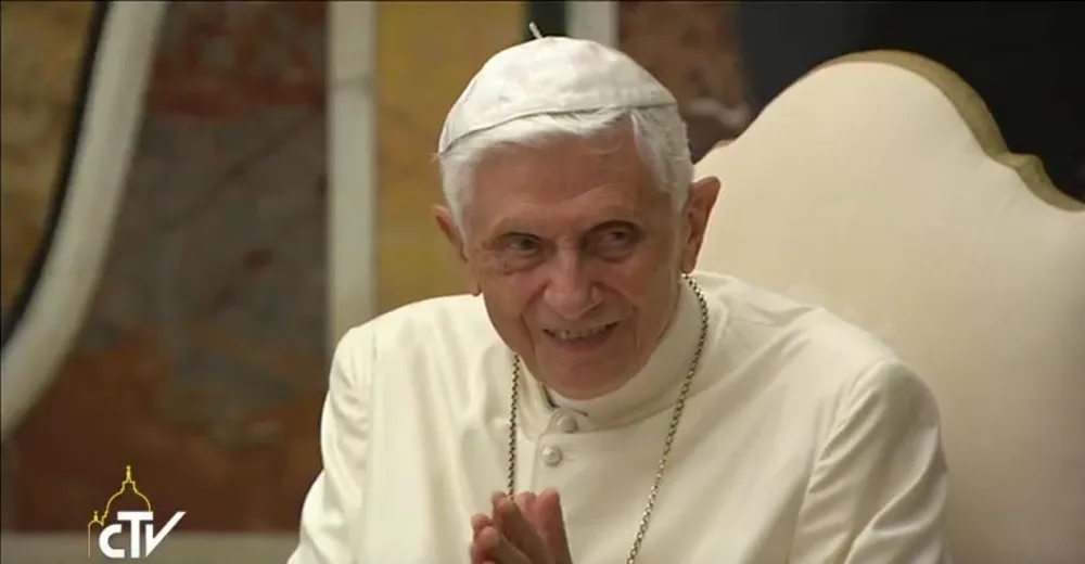 Le pape François défend le droit d’être en famille des homosexuels