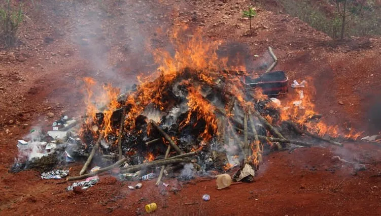 Abengourou : incinération d’une quantité importante de drogue