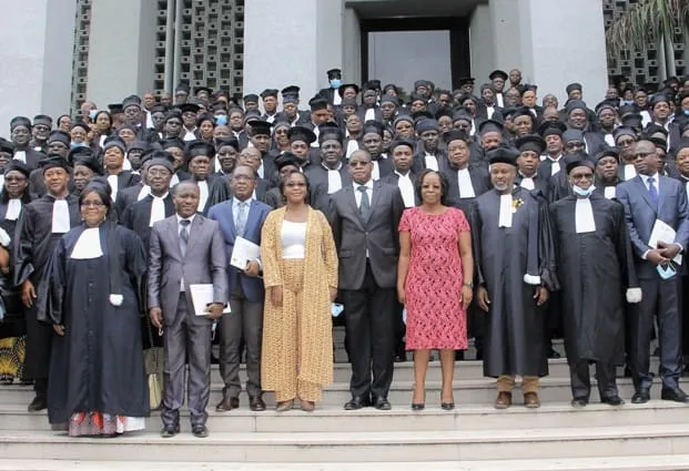 Côte d’Ivoire : 299 commissaires-priseurs prêts à servir dans l’appareil judiciaire
