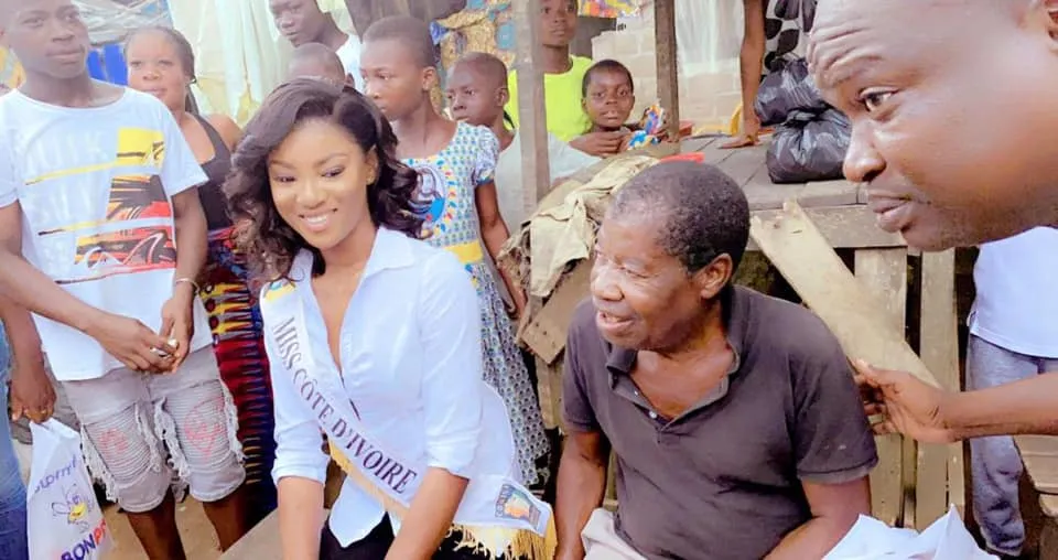 Marilyne Kouadio, Miss Côte d’Ivoire 2020 donne le sourire aux enfants issus de familles démunies d’Azito