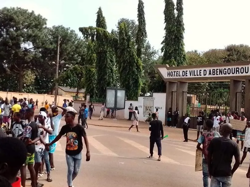 Affrontements jeunes et policiers à Abengourou: le Commissariat du 2è arrondissement saccagé