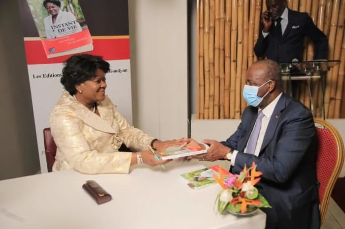 Le livre sur toute la vie de l’ex Président Gabonais Omar Bongo