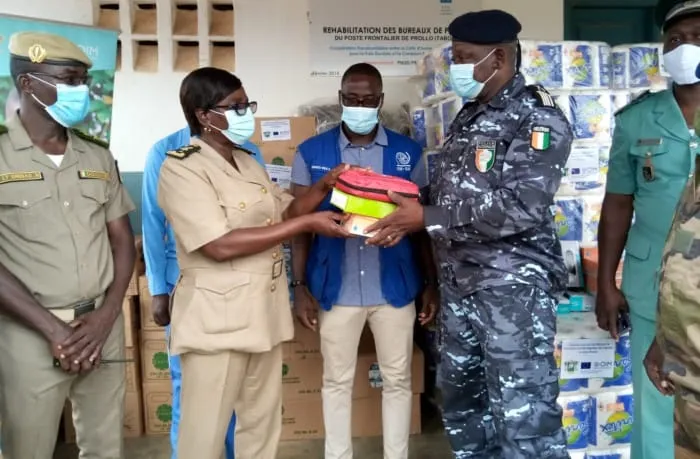 COVID-19 : L’OIM équipe 10 postes de police des frontières de Côte d’Ivoire en matériels sanitaires et de protection – Actualité ivoirienne 12/10/2020