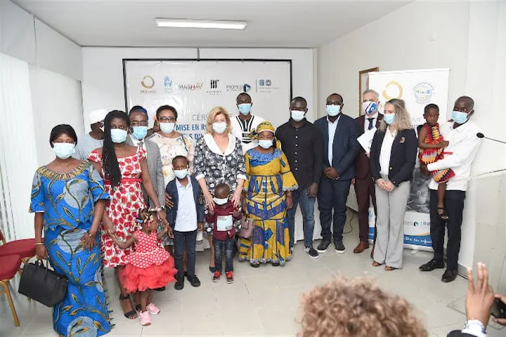 Dominique Ouattara prend en charge 5 enfants atteints de malformation cardiaque