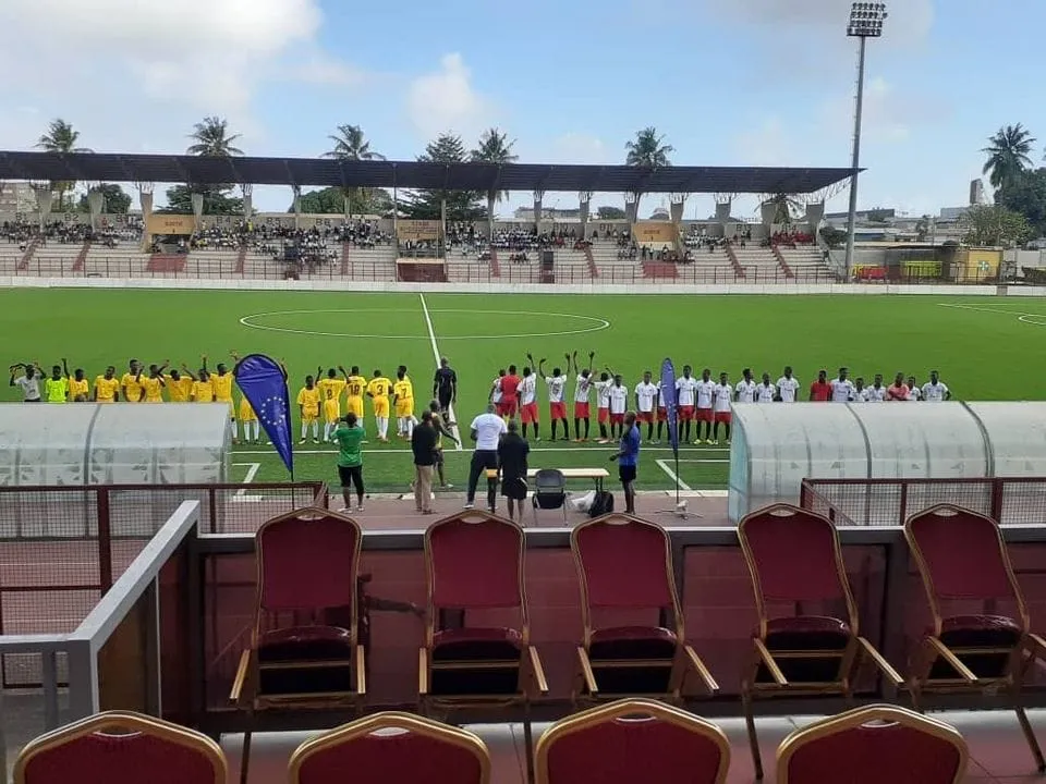 Suivez en direct : le match pour la paix entre les ex footballeurs internationaux et les artistes de Côte d’Ivoire