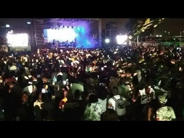 « On a faim tu dis Gbagbo a deux femmes, Oh honte ! », revivez le concert de Yodé et Siro