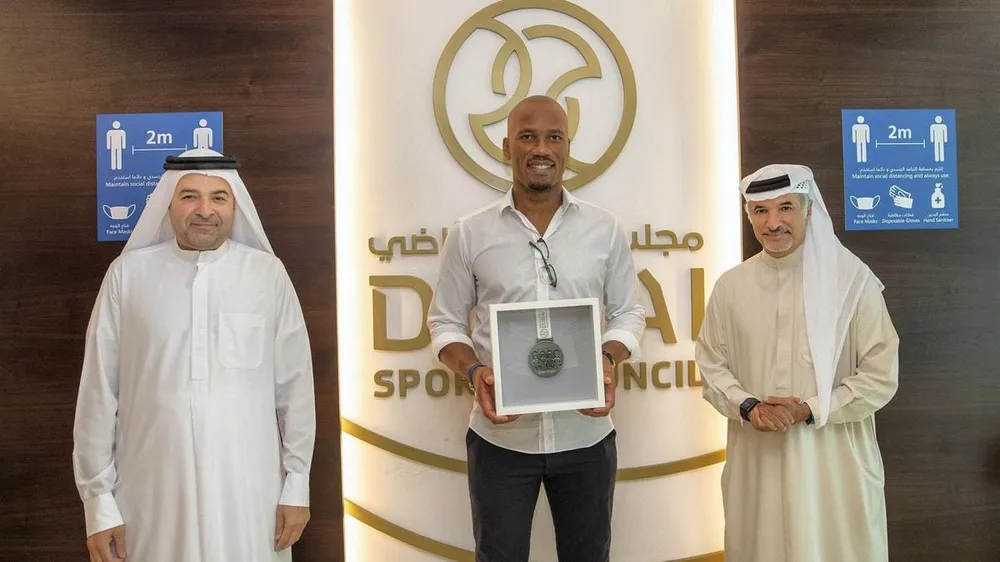 Dubaï : Drogba reçoit la médaille de première ligne de défense