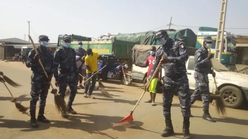 Bouna : la police s’engage dans une action de salubrité publique