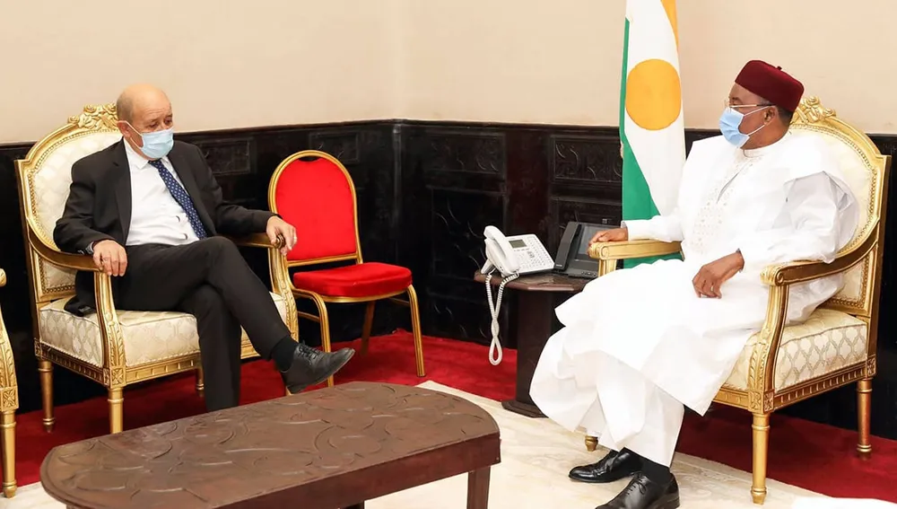 Le Drian rend hommage à Mahamadou Issoufou : « la qualité de l’élection au Niger sera une référence pour l’Afrique »