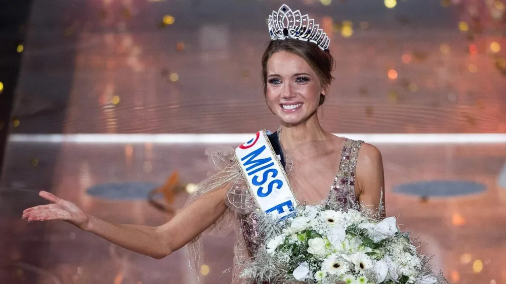 Amandine Petit, Miss Normandie, élue Miss France 2021