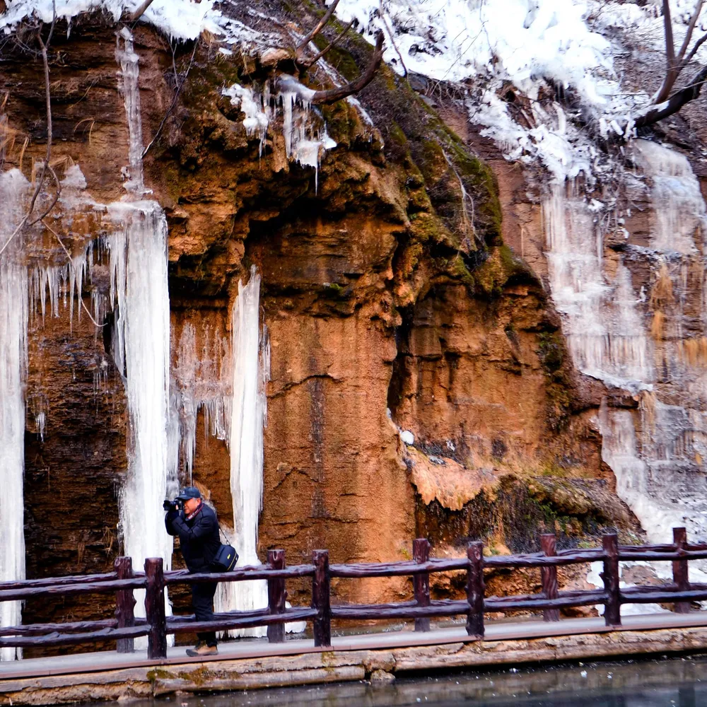 Chine : chutes d’eau gelée au Henan – Actualités 25/12/2020