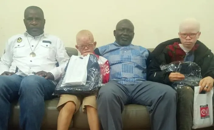 Une prise en charge optique pour deux jeunes albinos – Actualité ivoirienne 04/12/2020