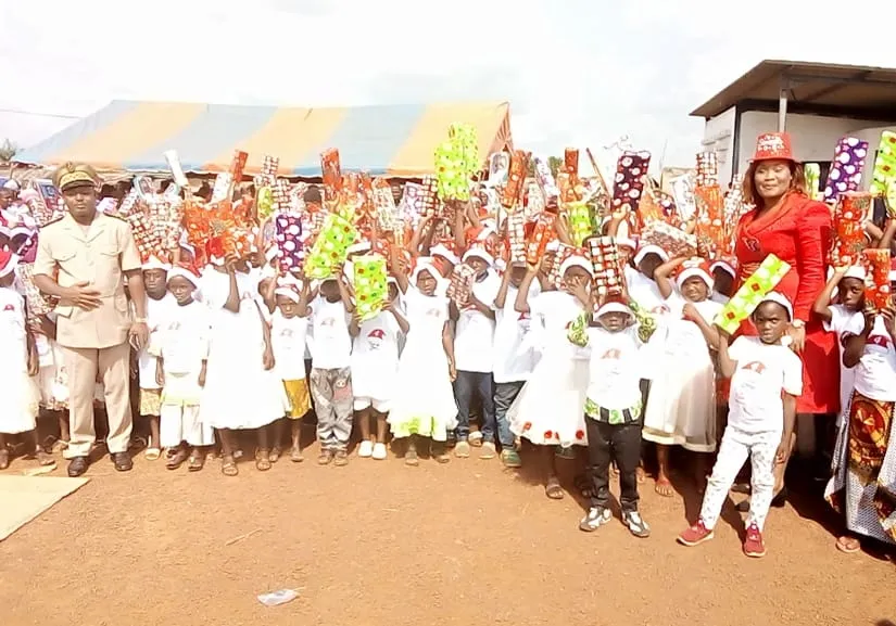 Noël 2020 à Abobo : une ONG fait des dons aux enfants hospitalisés du CHR