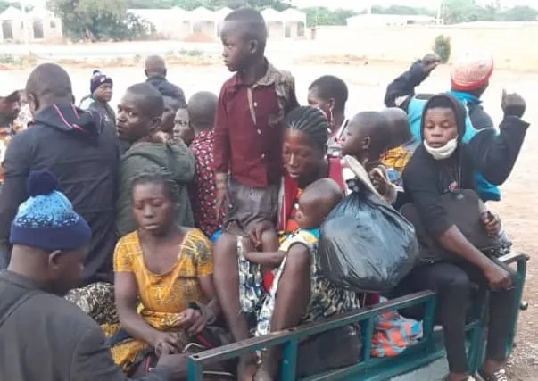 Violation des mesures de fermeture des frontières : des tricycles et un car sous scellée à Bouna