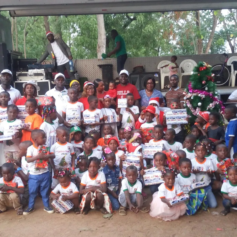 Un arbre de noël pour les enfants de l’OIPR à Bouna – Actualité ivoirienne 24/12/2020