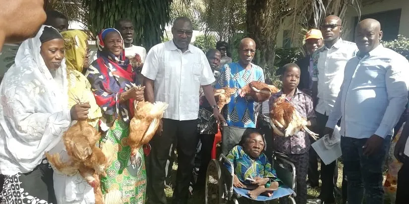 Nouvel an 2021 à Bouaké : un adjoint au maire soulage des familles