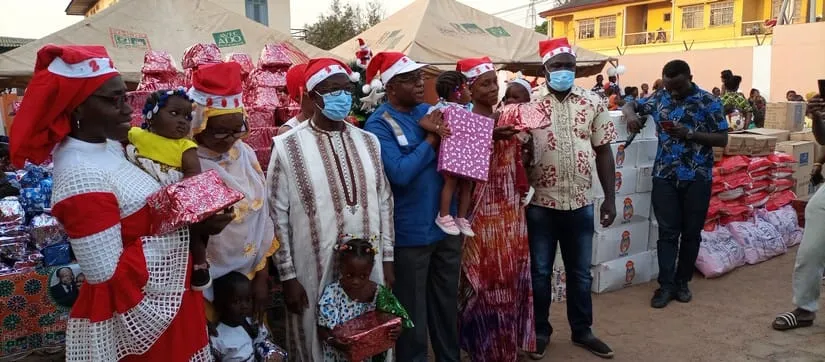 Arbre de Noël à Bondoukou : 1000 enfants reçoivent des cadeaux