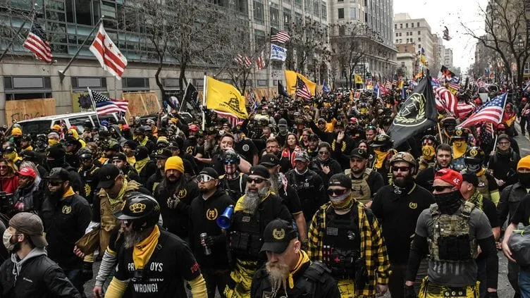 Des manifestants pro-Trump défilent à Washington, un mois après la victoire de Joe Biden