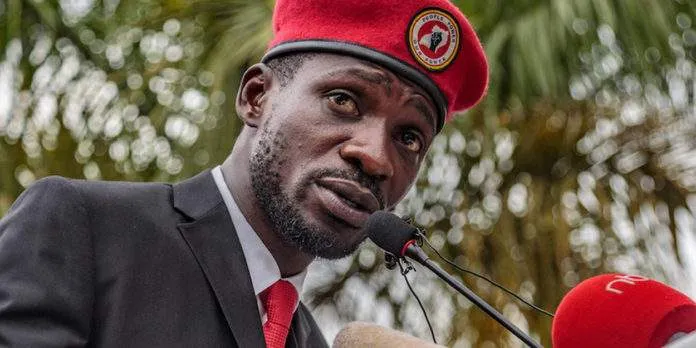 Assignation à résidence de Bobi Wine : l’opposition ougandaise réclame la levée
