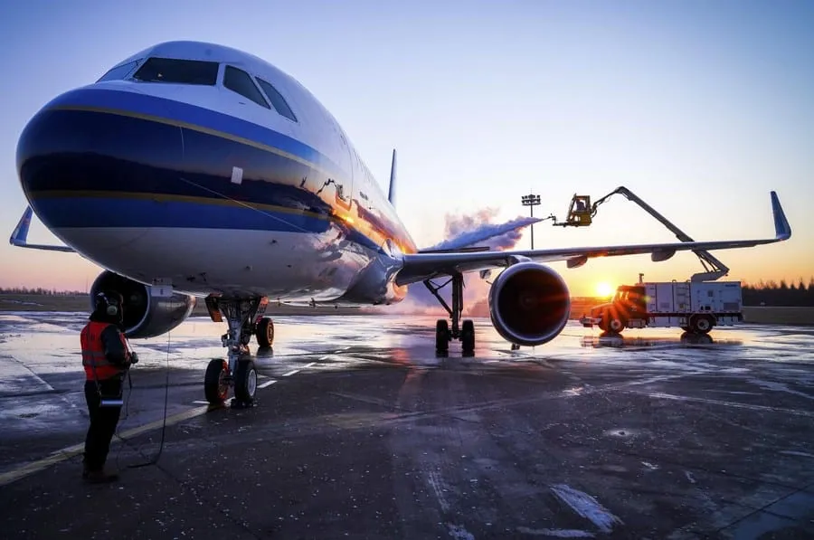 Chine : mécaniciens d’entretien des avions dans le froid – Actualités 10/01/2021