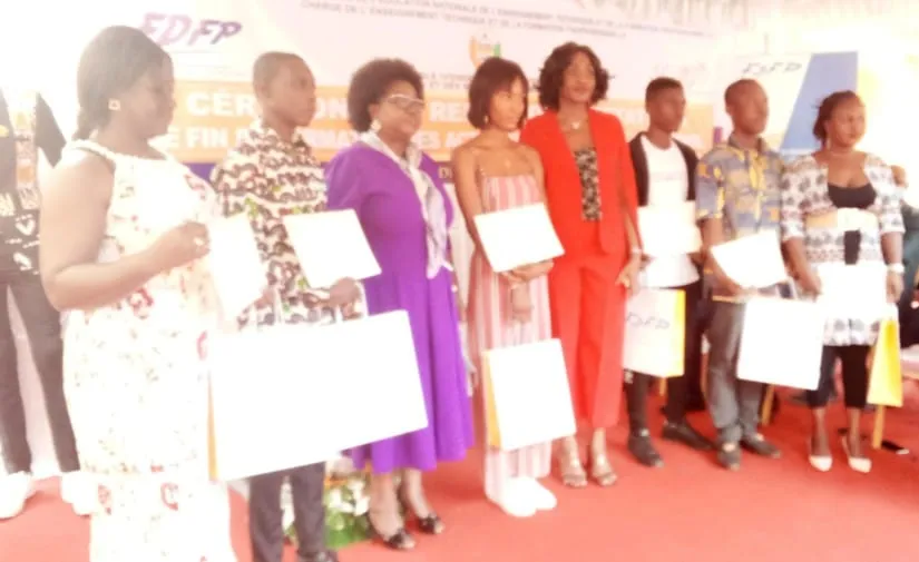 Centre N’tobeni Coiffure de Diabo : des apprentis reçoivent leurs diplômes de fin de formation