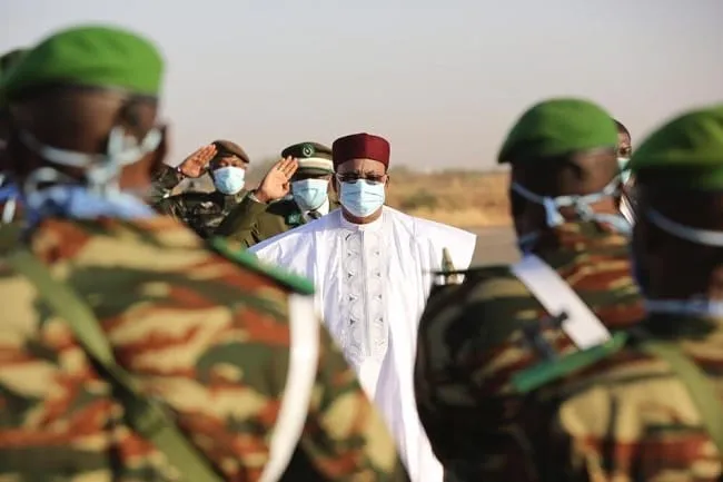 Issoufou Mahamadou, président du Niger actuellement à Paris